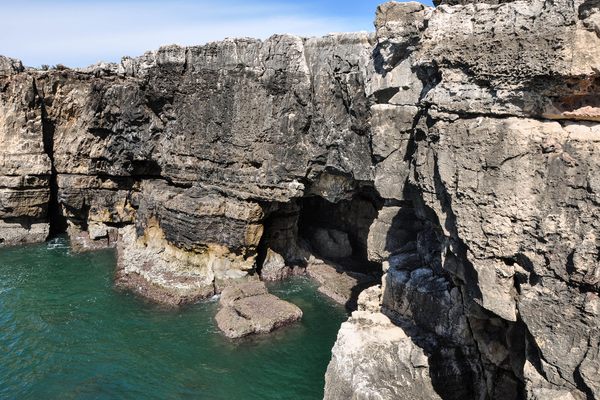 Opening to a cave at Boca do Inferno.